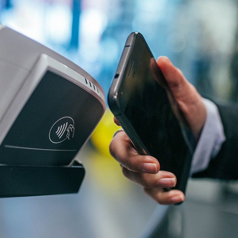 mobile-phone-contactless-payment-800x800