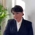 Irina Olanescu Headshot